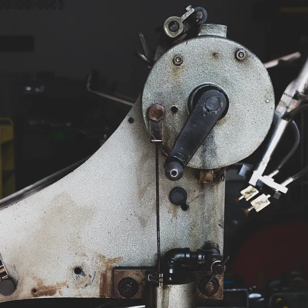 Mechanical detail of the Kluge press flywheel and crank